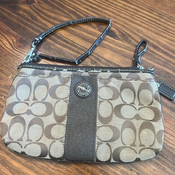Coach NWT Signature Monogram Fabric Wristlet Clutch Brown - Picture 1 of 7